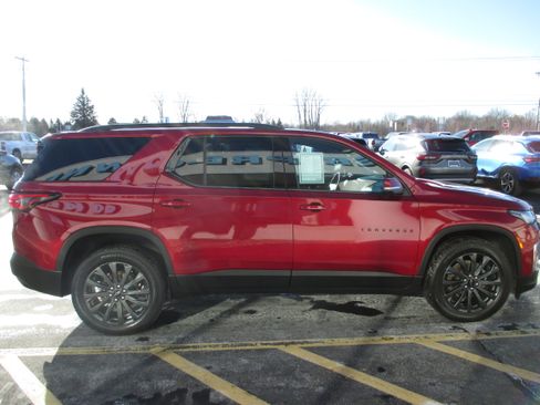 Certified 2023 Chevrolet Traverse RS w/ LPO, Floor Liner Package image 6