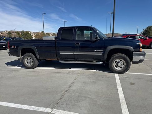Used 2006 Chevrolet Silverado 2500 LT w/ Onstar Plus Package image 4