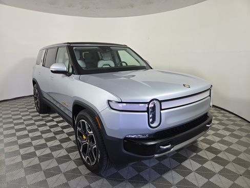 Used 2024 Rivian R1S Adventure AWD/4WD image 7