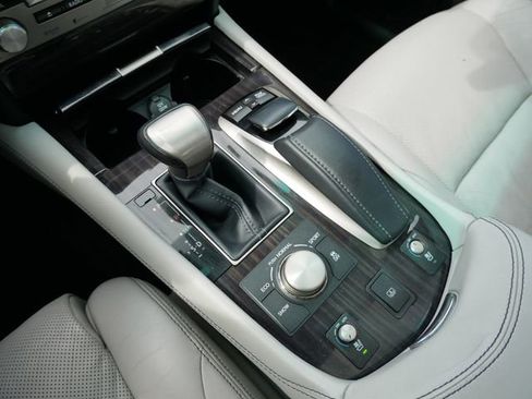 Used 2013 Lexus LS 460 AWD w/ Comfort Pkg image 17