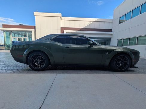 Used 2019 Dodge Challenger SRT Hellcat image 3