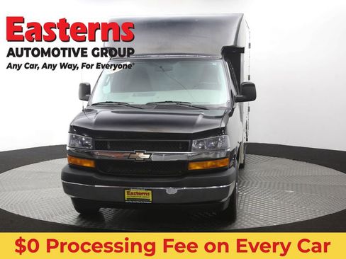Used 2017 Chevrolet Express 3500 RWD image 50