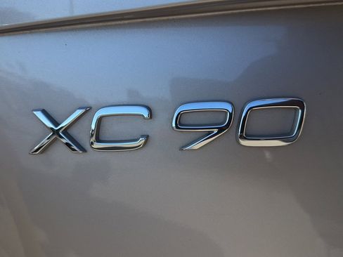 Used 2023 Volvo XC90 B6 Plus w/ Protection Package image 47