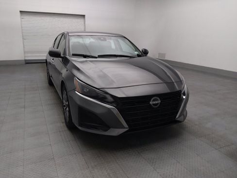 Used 2025 Nissan Altima 2.5 SV FWD image 14