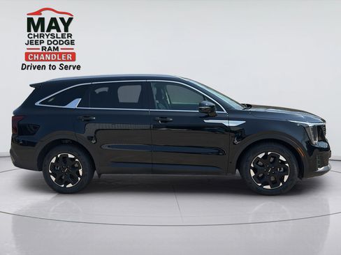 Used 2025 Kia Sorento S w/ Panoramic Sunroof Package FWD image 8