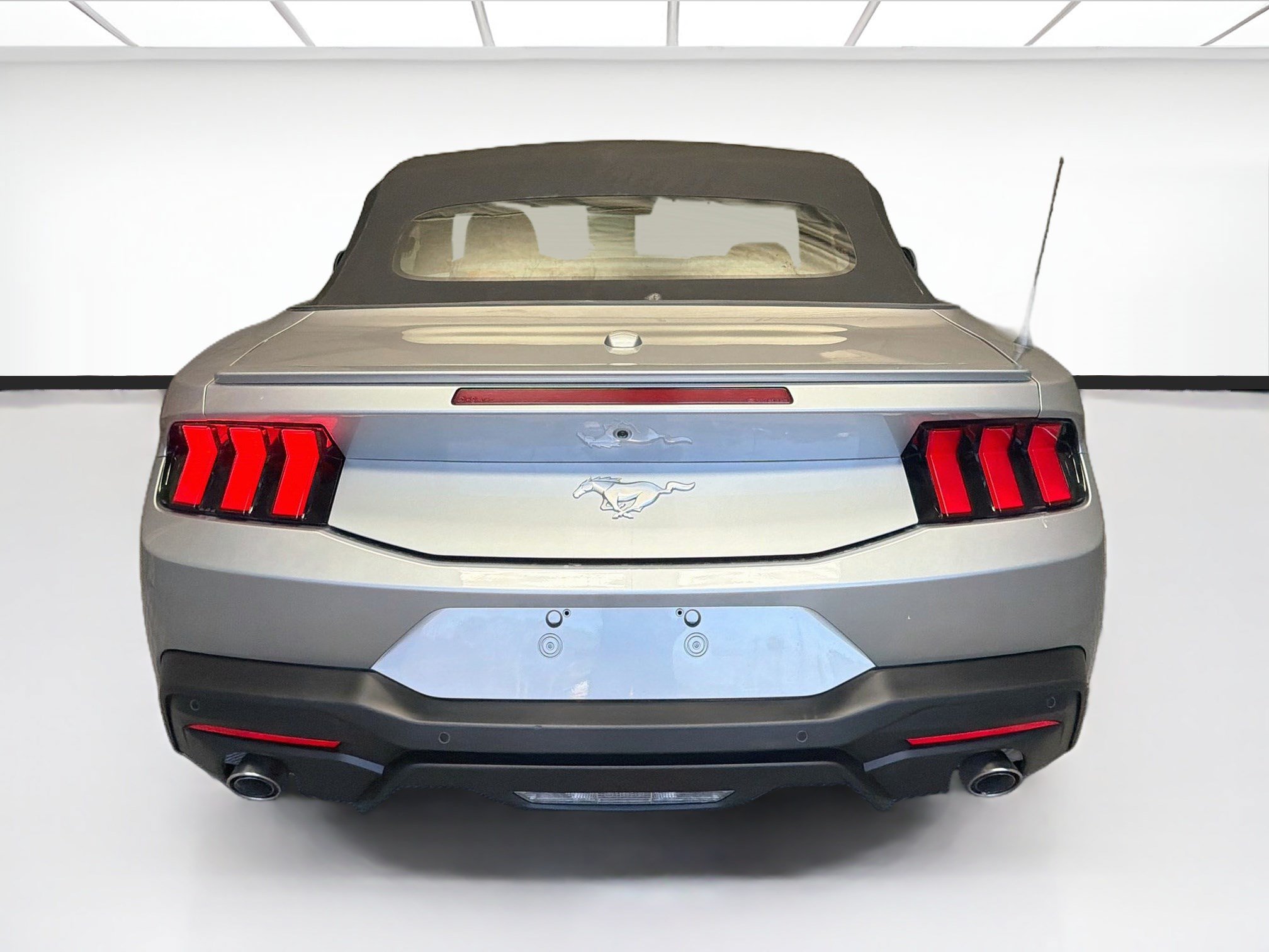 Used 2025 Ford Mustang Premium RWD image 5