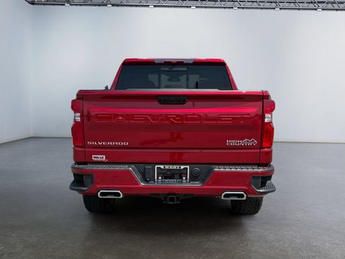 Used 2024 Chevrolet Silverado 1500 High Country w/ Z71 Off-Road Package AWD/4WD image 4