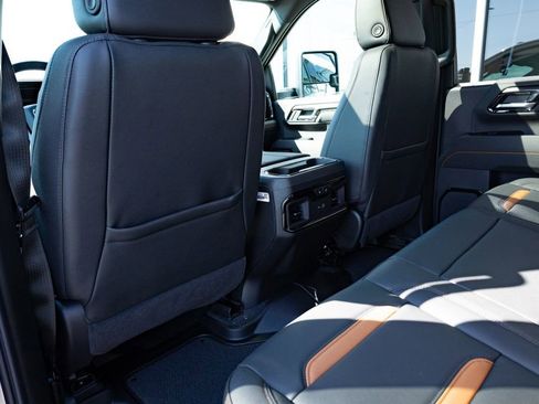 New 2026 GMC Sierra 2500 AT4 w/ AT4 Premium Plus Package AWD/4WD image 11