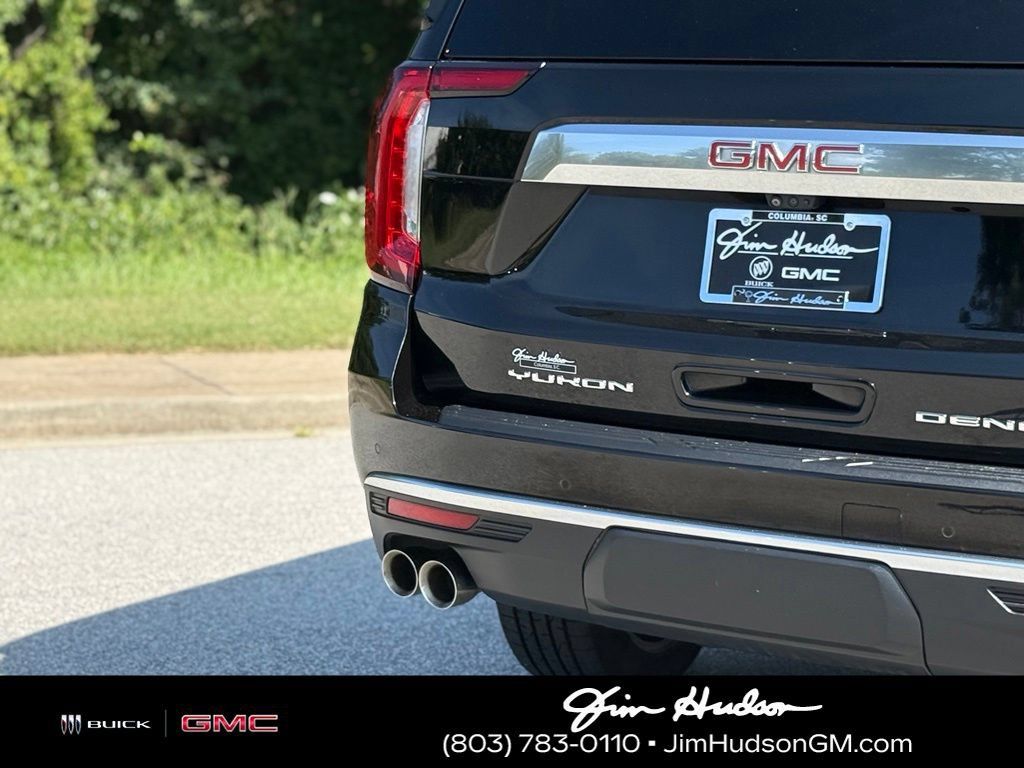 Used 2021 GMC Yukon XL Denali w/ Denali Premium Package AWD/4WD image 16