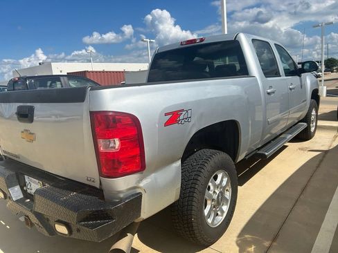 Used 2013 Chevrolet Silverado 2500 LTZ w/ LTZ Plus Package AWD/4WD image 10