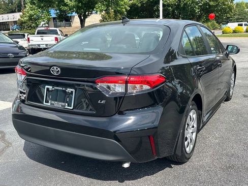 Used 2026 Toyota Corolla LE FWD image 3