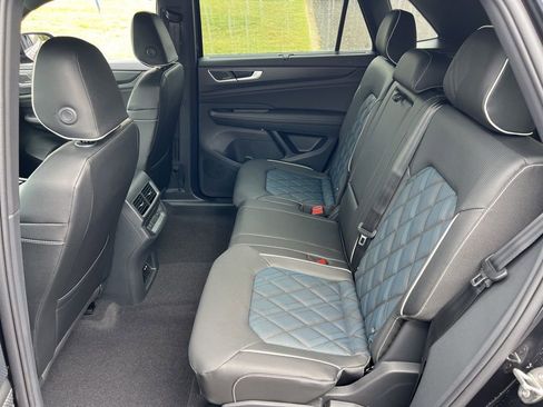 New 2026 Volkswagen Atlas Cross Sport SEL Premium R-Line image 24