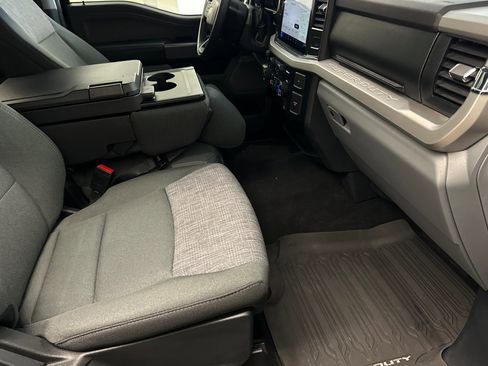 Used 2024 Ford F250 XLT w/ Black Appearance Package image 15