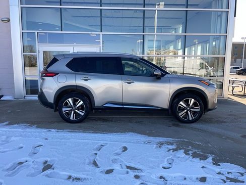 Used 2021 Nissan Rogue SL w/ Premium Package image 4