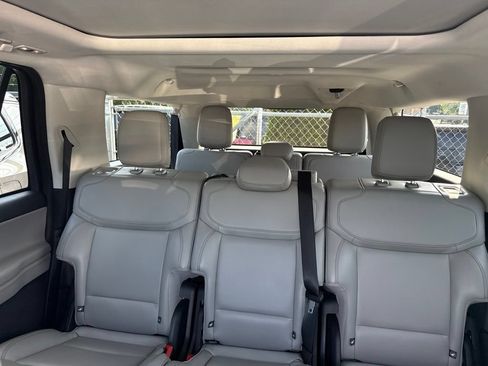 Used 2025 Ford Expedition Max Active RWD image 5