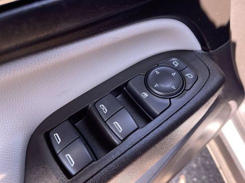 Used 2024 Chevrolet Equinox LS w/ LS Convenience Package FWD image 23