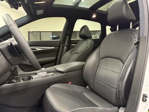 Certified 2025 INFINITI QX50 Sport AWD/4WD image 13