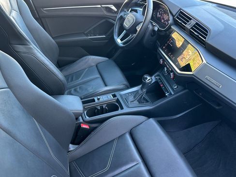 Used 2023 Audi Q3 2.0T Premium w/ Black Optic Sport Package image 16