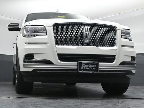 Used 2024 Lincoln Navigator Reserve image 40