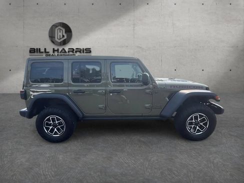 Used 2025 Jeep Wrangler Unlimited Rubicon w/ Convenience Group AWD/4WD image 5