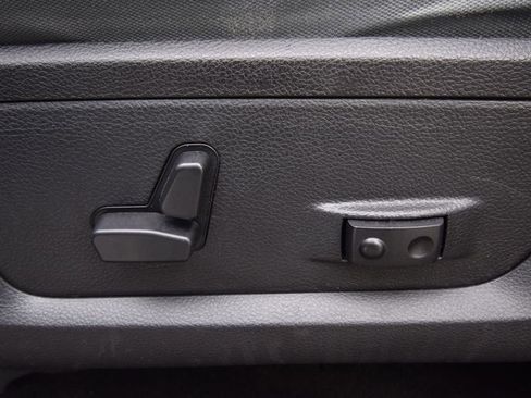 Used 2015 RAM 1500 Outdoorsman image 23