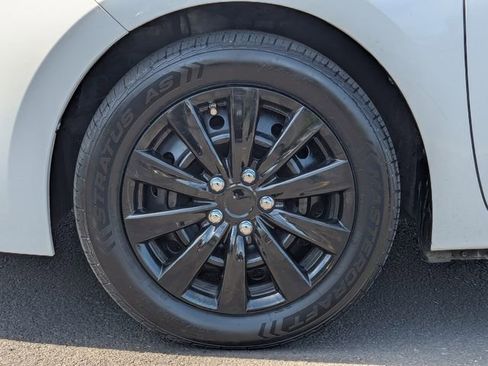 Used 2019 Toyota Corolla LE image 33