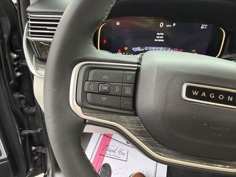 Used 2022 Jeep Wagoneer Series III image 20