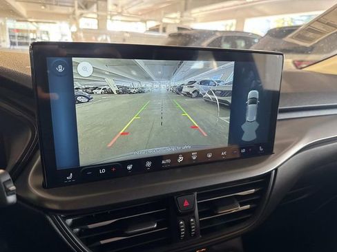 Used 2025 Ford Escape SE image 28