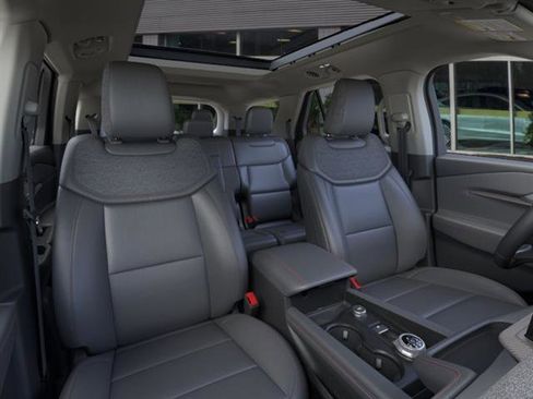 New 2026 Ford Explorer Active AWD/4WD image 10