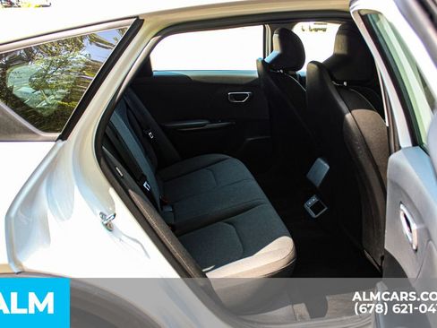 Used 2025 Kia K4 FWD image 19