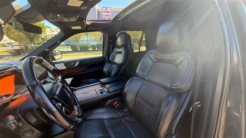 Used 2019 Lincoln Navigator L Reserve w/ Cargo Package AWD/4WD image 27