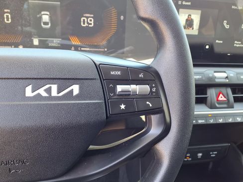 Certified 2025 Kia K4 FWD image 16