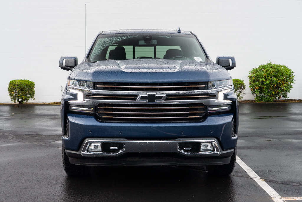 Used 2022 Chevrolet Silverado 1500 High Country w/ Safety Package II AWD/4WD image 2