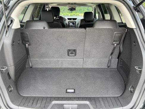 Used 2017 Chevrolet Traverse Premier FWD image 27