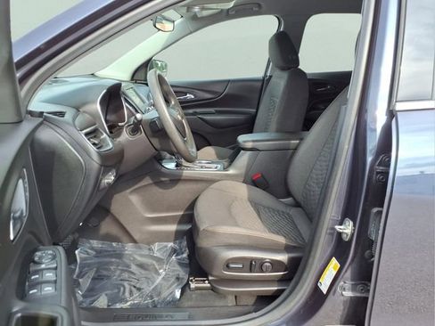 Used 2018 Chevrolet Equinox LT FWD image 16