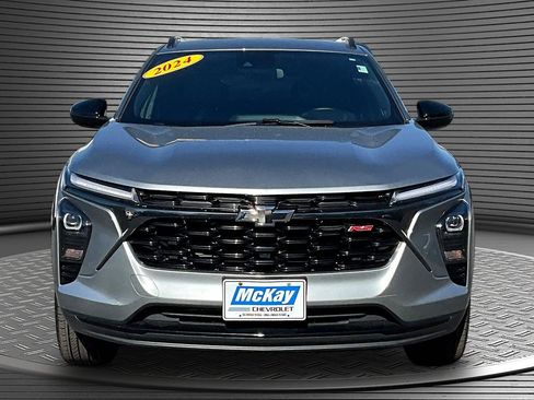 Used 2024 Chevrolet Trax RS w/ Driver Confidence Package FWD image 2
