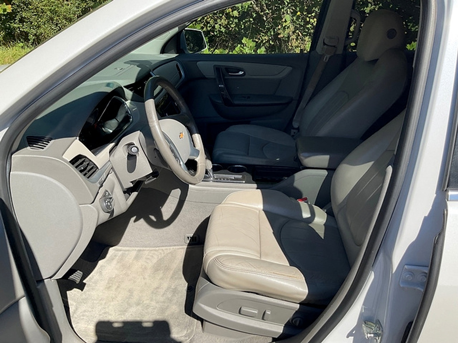 Used 2016 Chevrolet Traverse LTZ FWD image 11