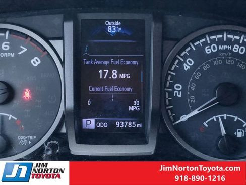 Used 2018 Toyota Tacoma TRD Sport image 18