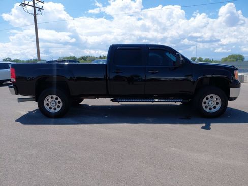 Used 2009 GMC Sierra 3500 SLE w/ SLE Preferred Package AWD/4WD image 2