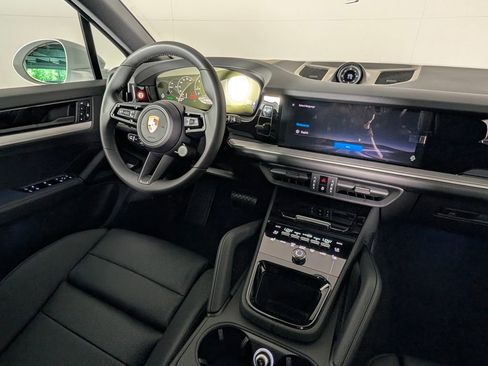 New 2026 Porsche Cayenne image 22