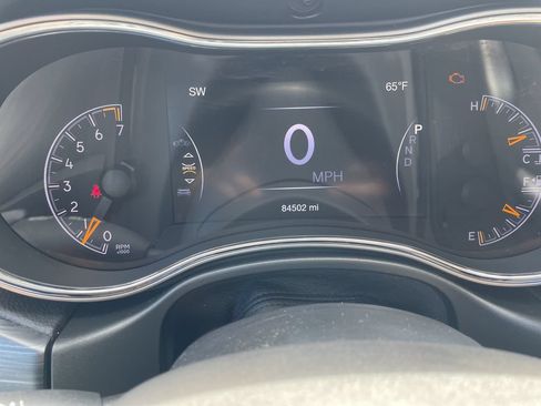 Used 2020 Jeep Grand Cherokee Limited AWD/4WD image 17