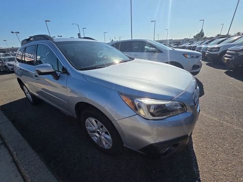 Used 2017 Subaru Outback 2.5i Premium AWD/4WD image 1