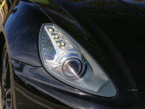 Used 2010 Ferrari California RWD image 11