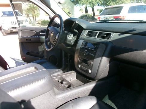 Used 2009 Chevrolet Avalanche LT w/ Suspension Package, Off-Road image 21