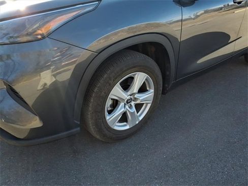 Certified 2023 Toyota Highlander L image 4