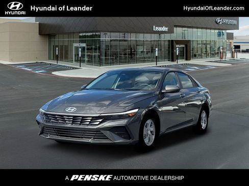 New 2026 Hyundai Elantra SE image 1