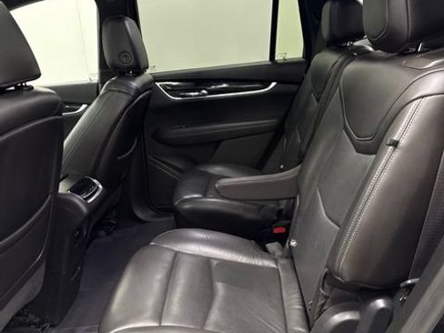 Used 2020 Cadillac XT6 Premium Luxury AWD/4WD image 19