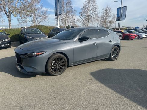 Used 2024 MAZDA MAZDA3 Hatchback w/Premium Plus Pkg image 5
