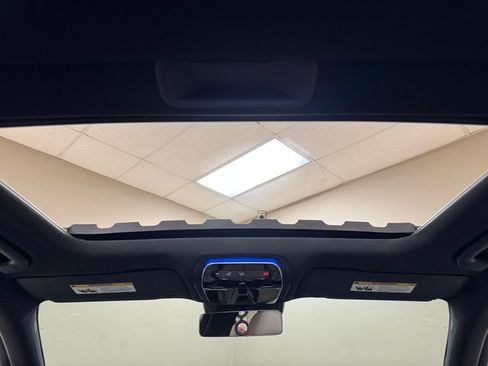 Used 2025 Mercedes-Benz C 300 Sedan image 18