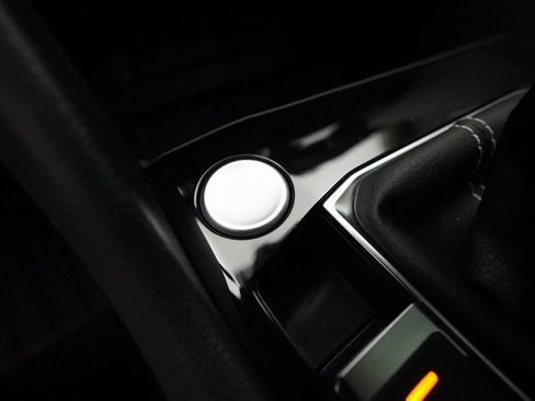 Used 2023 Volkswagen Taos SEL image 30